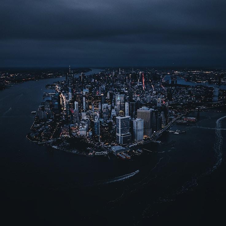 Olivia Carter - Expat family life guide in United Kingdom